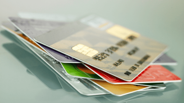 Personal Loan vs Credit Card: Which One Should I Get?
